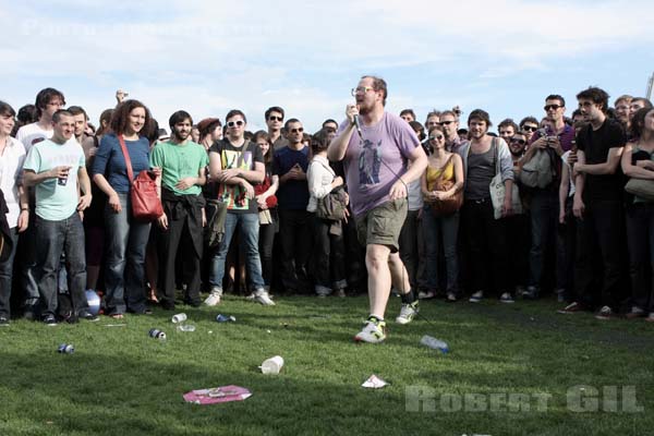 DAN DEACON AND THE ENSEMBLE - 2009-05-31 - PARIS - Parc de la Villette - 